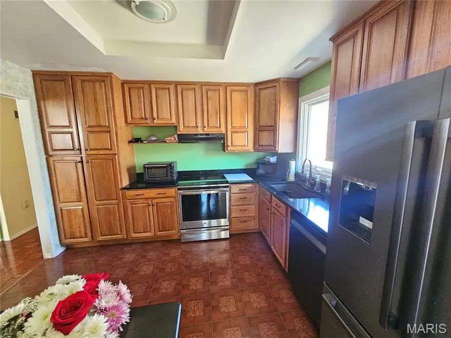 5746 Karamar Drive, Saint Louis, MO 63128 - #2