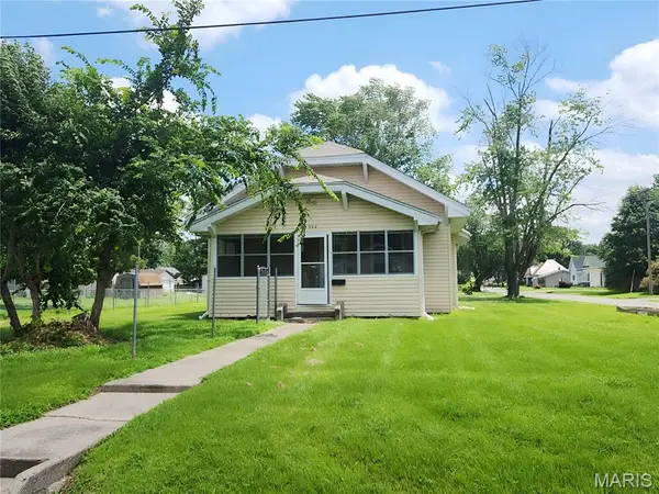 302 N 3rd Street, Chaffee, MO 63740