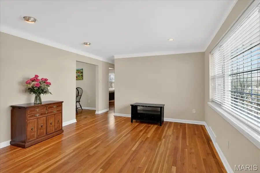 8508 Bryan Avenue, Saint Louis, MO 63117 - #3