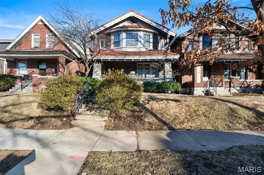 8 Lawn Place, Saint Louis, MO 63110 - #1