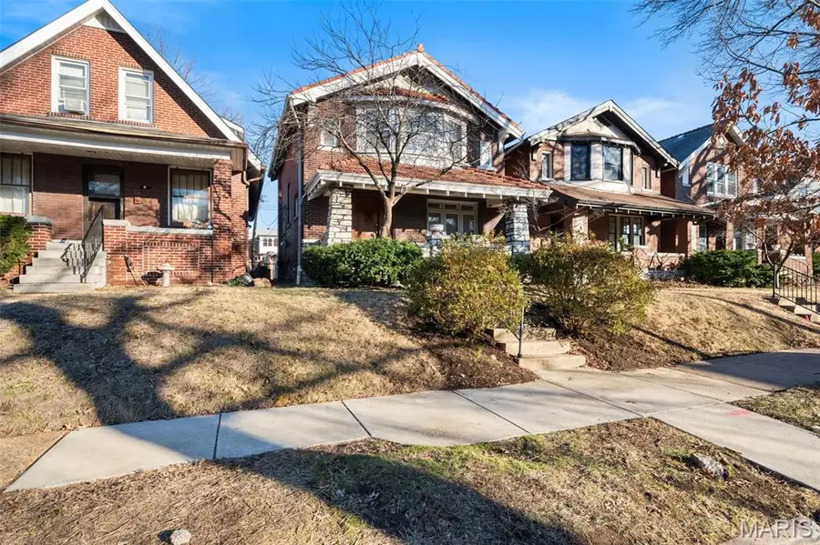 8 Lawn Place, Saint Louis, MO 63110 - #2