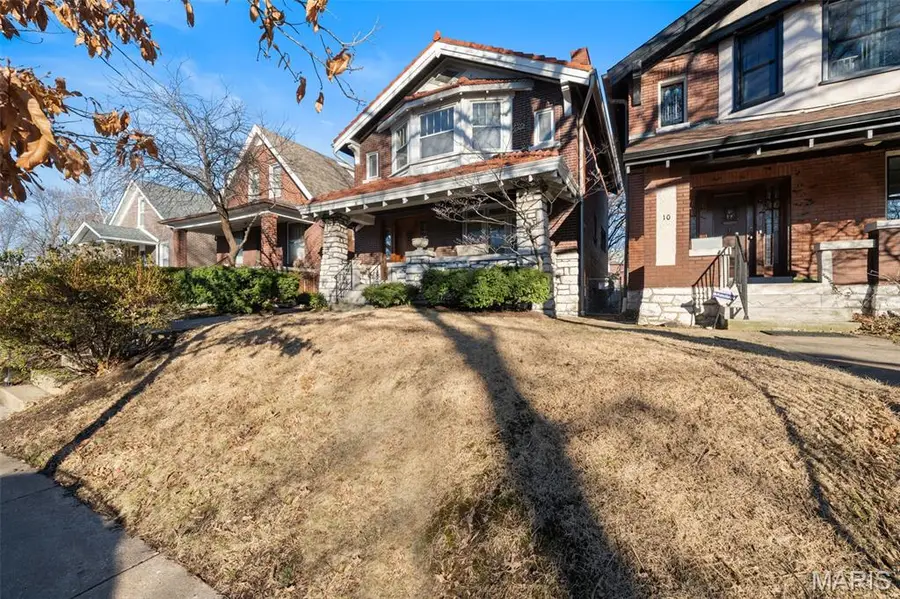 8 Lawn Place, Saint Louis, MO 63110 - #3