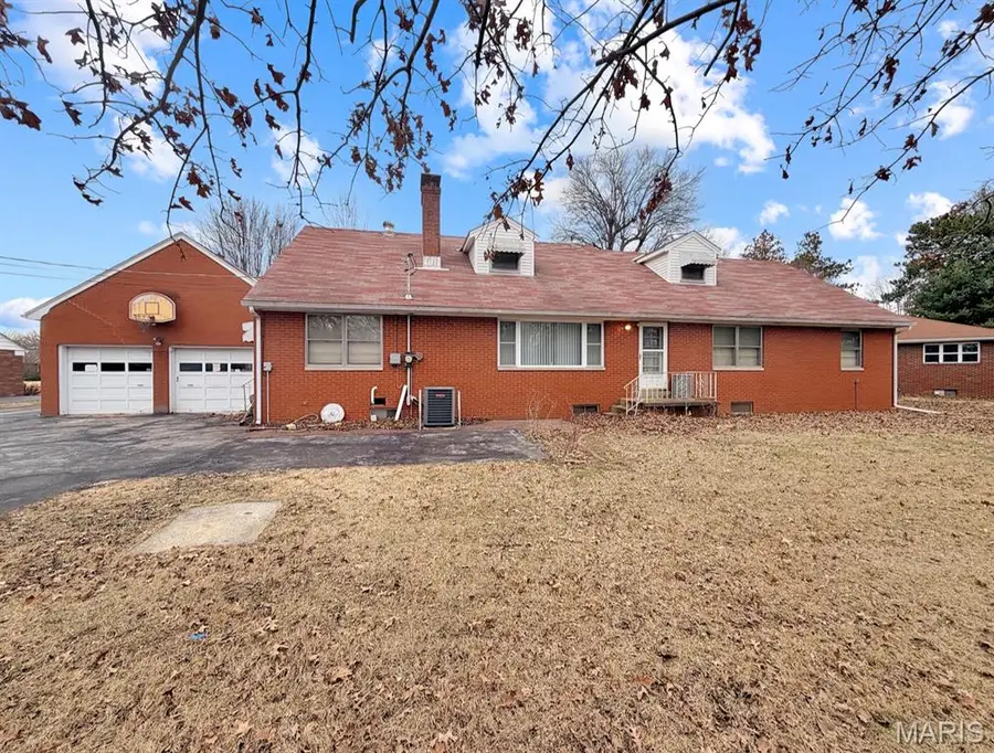 24 Weinel Drive, Fairview Heights, IL 62208 - #2