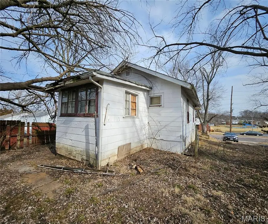 6247 Evergreen Boulevard, Berkeley, MO 63134 - #3