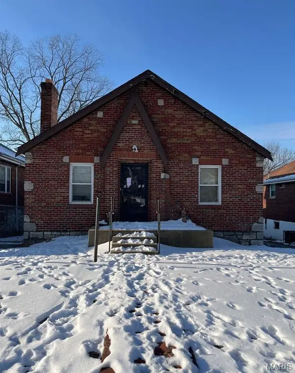 6772 Edison Avenue, St Louis, MO 63121