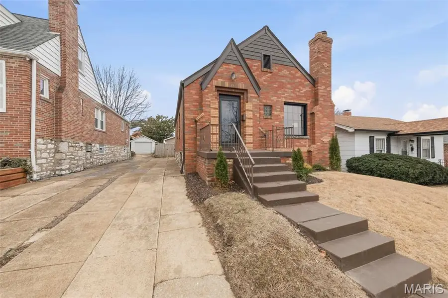 6732 Sutherland Avenue, Saint Louis, MO 63109 - #3