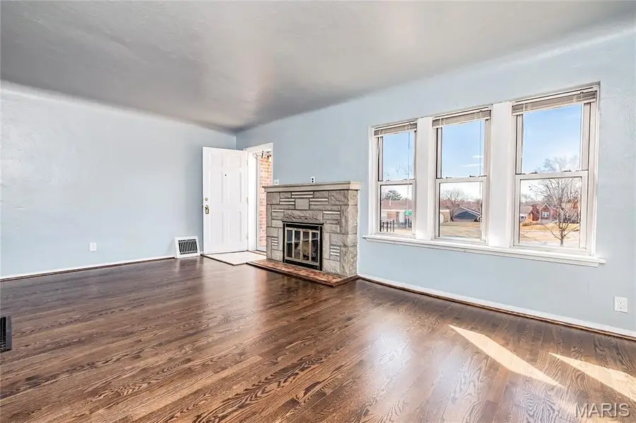 9018 Vasel Drive, Saint Louis, MO 63123 - #2