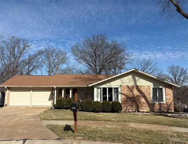 1430 Silverleaf Lane, St Louis, MO 63146