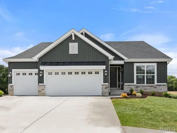 4933 Nadine Lane, St Louis, MO 63129