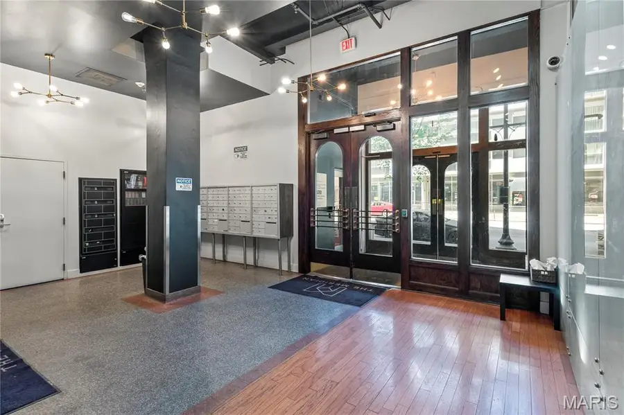 1136 Washington Avenue #811, Saint Louis, MO 63101 - #2