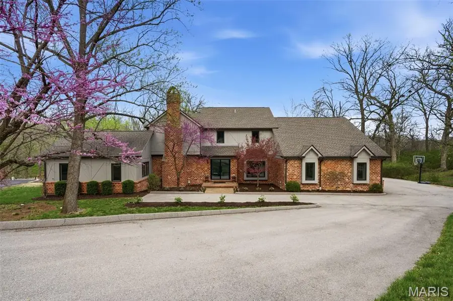 824 Bluespring Lane, Frontenac, MO 63131 - #2