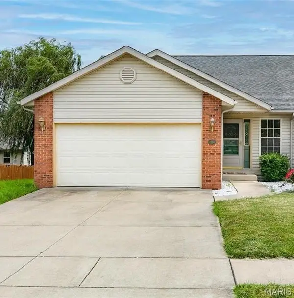 10927 Upland Terrace Drive, Lebanon, IL 62254