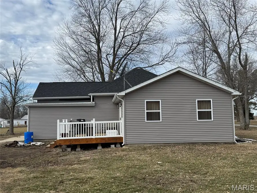 843 Monroe Street, Witt, IL 62094 - #2