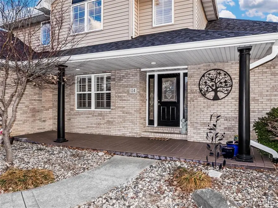 124 Taylor Lake Dr, Troy, IL 62294 - #2