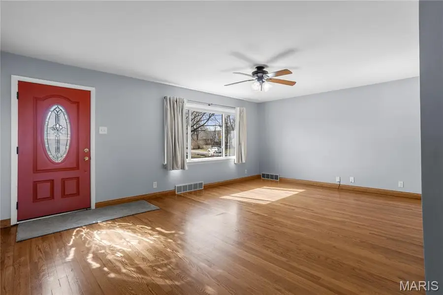 10915 Three Court Drive, Saint Louis, MO 63123 - #3