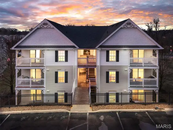 2460 Lampong Drive #100C, St Louis, MO 63125