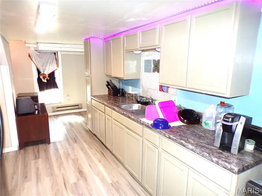 620 Maryland Street, Louisiana, MO 63353 - #3