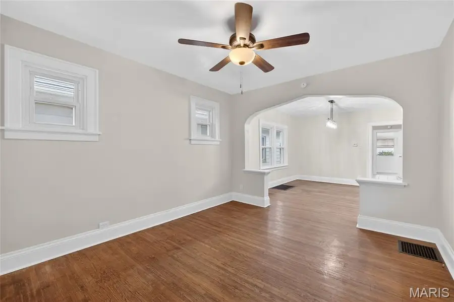 5220 Dewey Avenue, Saint Louis, MO 63116 - #3