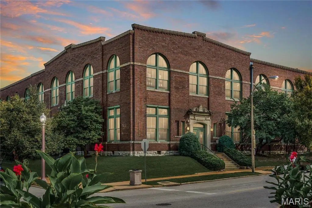 4242 Laclede Avenue #213, Saint Louis, MO 63108 - #1