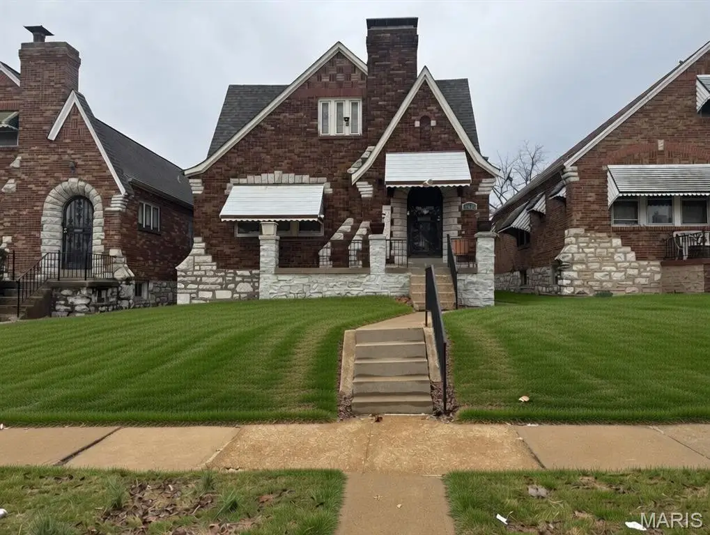 8635 Partridge Avenue, Saint Louis, MO 63147 - #1