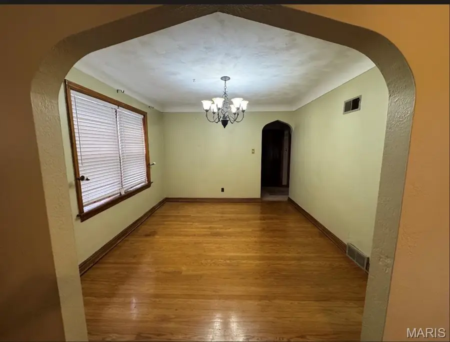 8635 Partridge Avenue, Saint Louis, MO 63147 - #3