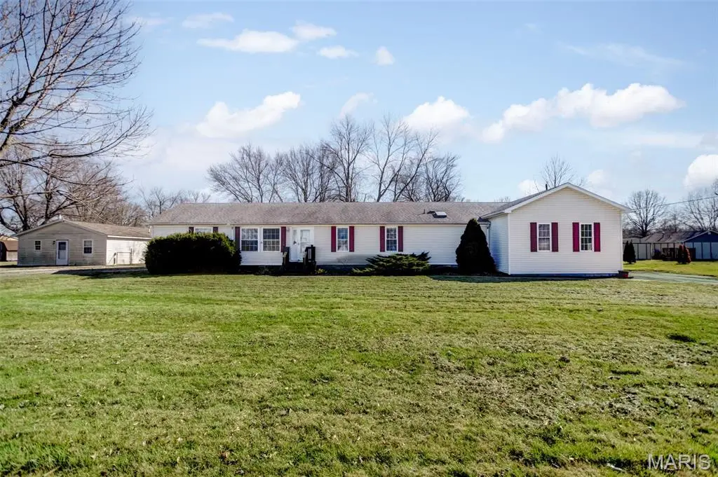 1014 E Water Street, Litchfield, IL 62056 - #1