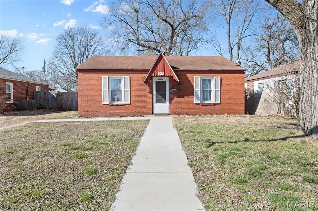 217 Whitelaw Avenue, East Alton, IL 62024 - #1