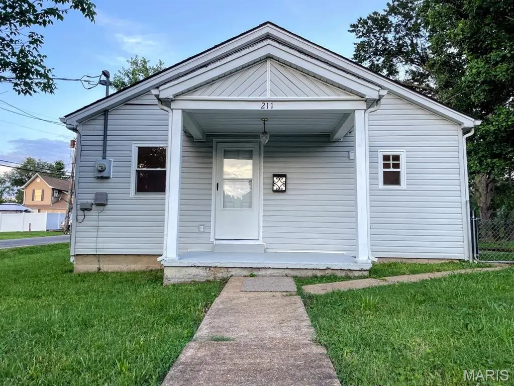 211 N Davis Street, Cuba, MO 65453 - #1
