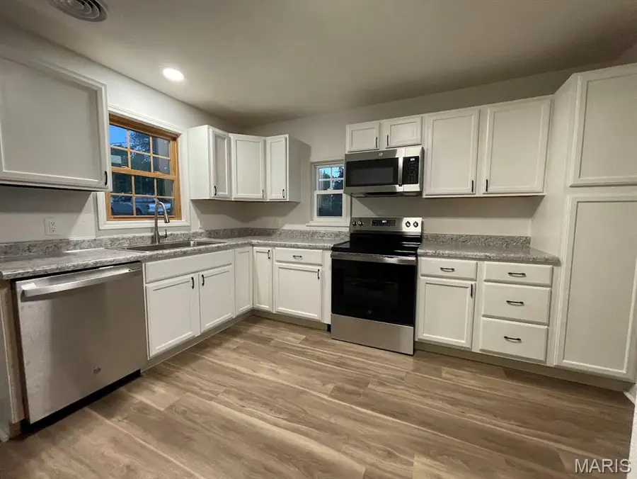 211 N Davis Street, Cuba, MO 65453 - #2