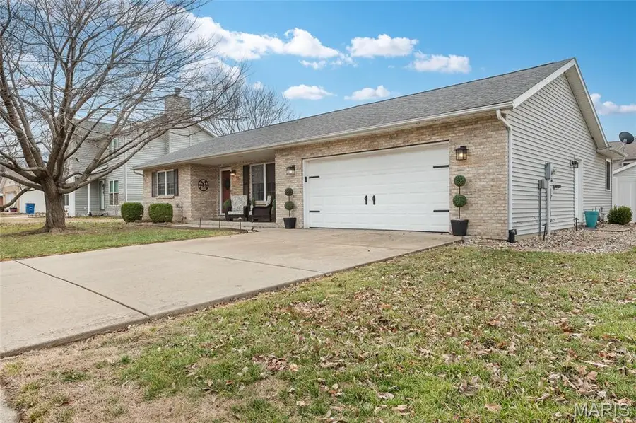 402 W Lincoln Avenue, Caseyville, IL 62232 - #2