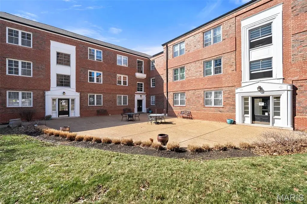 923 S Hanley Road #E, Clayton, MO 63105 - #1