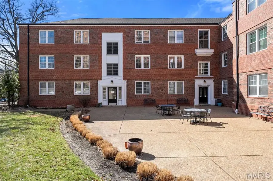 923 S Hanley Road #E, Clayton, MO 63105 - #3