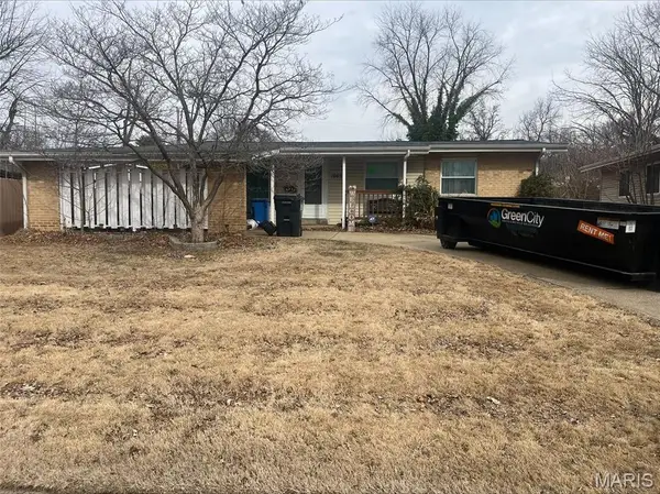 1065 Cheyenne Drive, Florissant, MO 63033