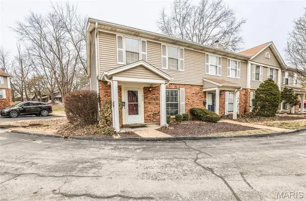 1015 Mersey Bend Drive, St Louis, MO 63129