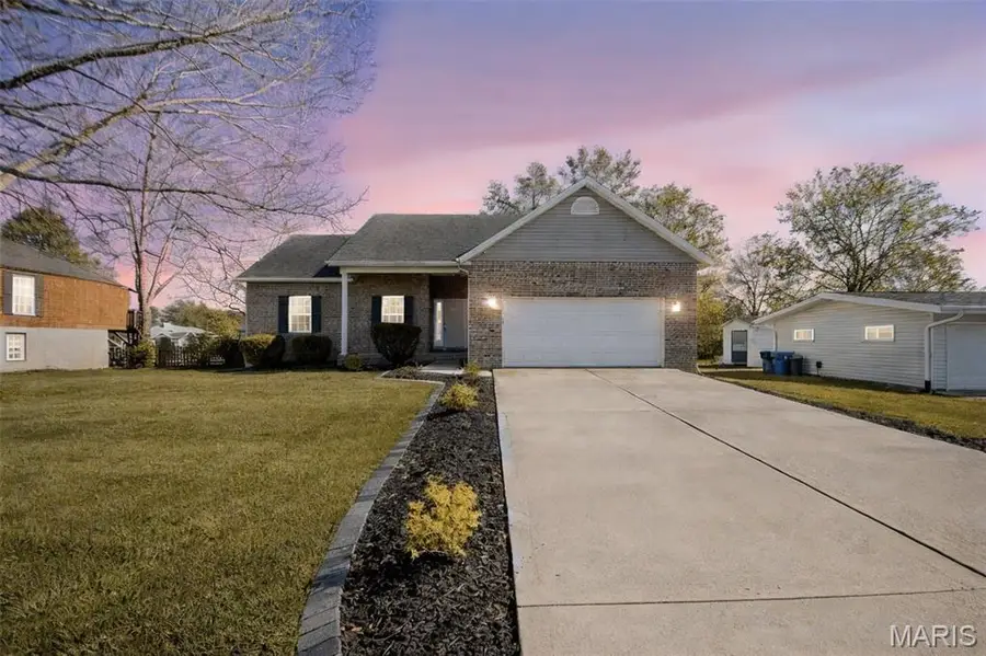 381 High Point Drive, Edwardsville, IL 62025 - #2