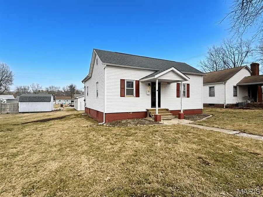 203 W 2nd North Street, Mount Olive, IL 62069 - #2