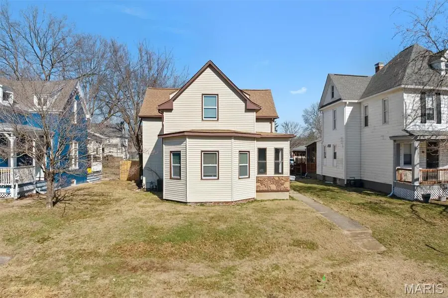 313 Wabash Avenue, Belleville, IL 62220 - #3