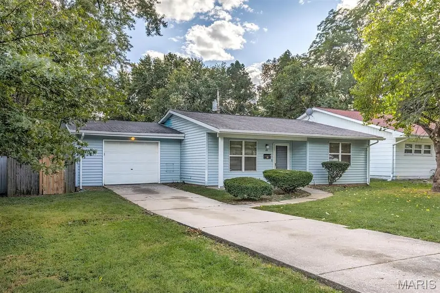 18 Redwood Drive, Florissant, MO 63031 - #2