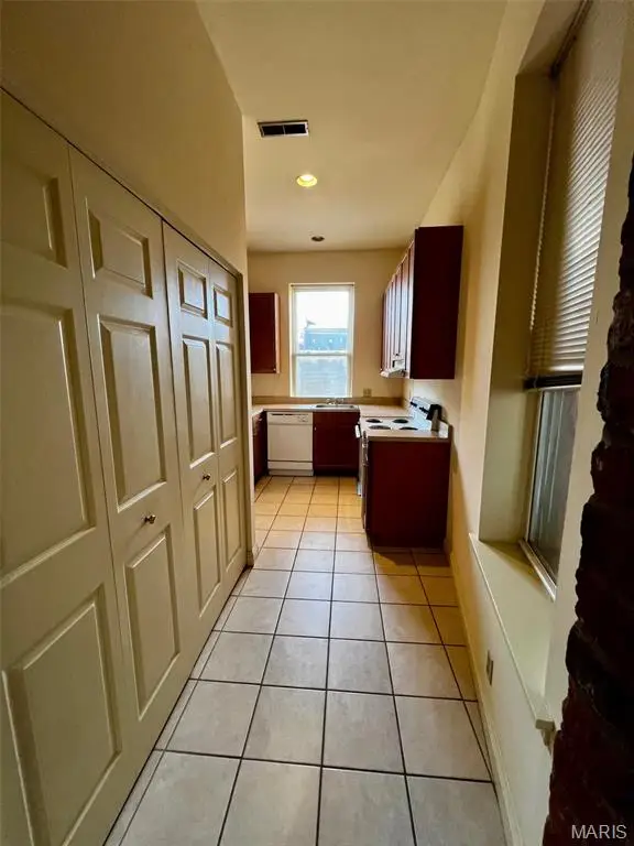 2307 S 10th Street, Saint Louis, MO 63104 - #3