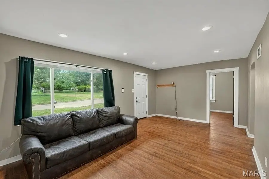 324 Averill, Ferguson, MO 63135 - #2