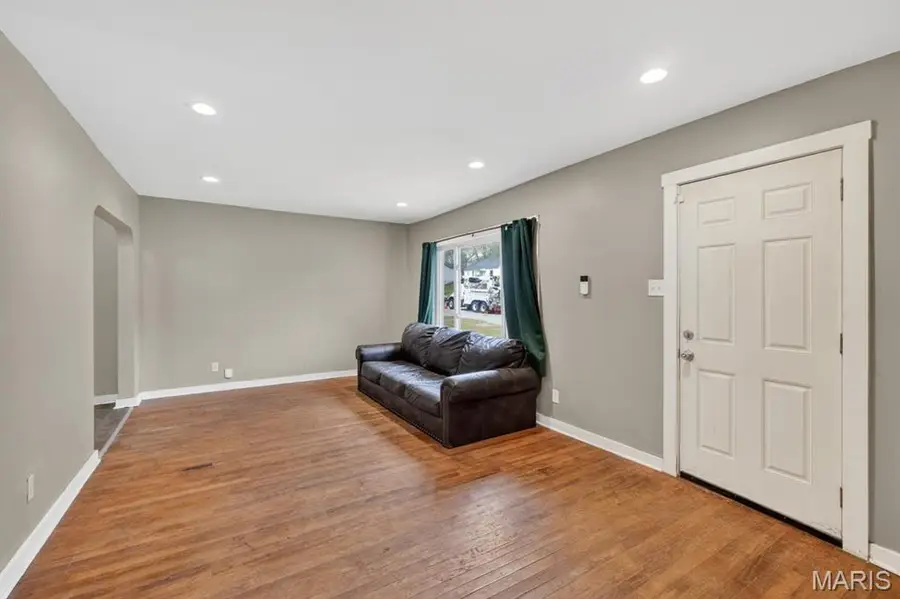 324 Averill, Ferguson, MO 63135 - #3