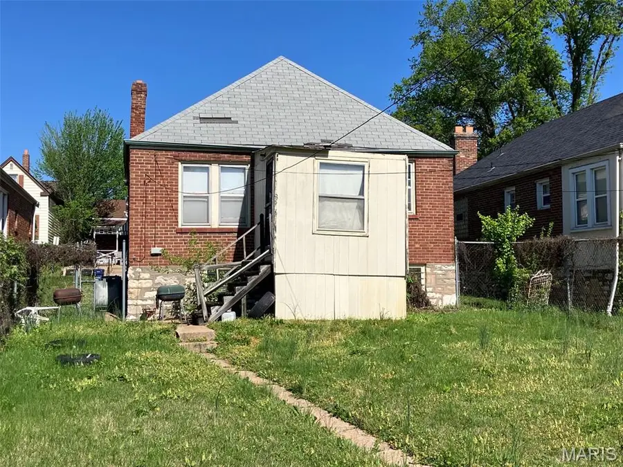 8554 Oriole Avenue, Saint Louis, MO 63147 - #2