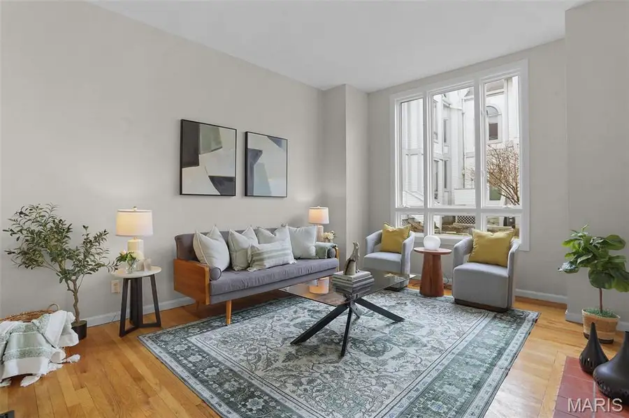 8 Columbus Square Drive, Saint Louis, MO 63101 - #2