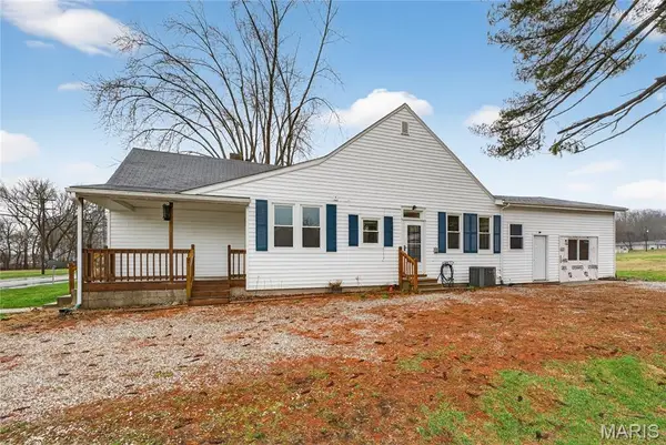 706 S Park Street, Hardin, IL 62047