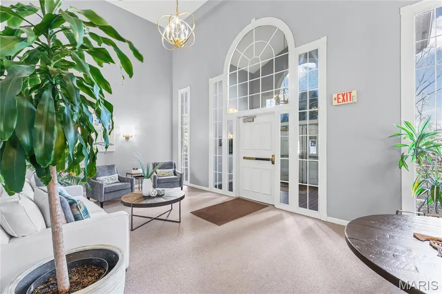 526 Sarah Lane #25, Creve Coeur, MO 63141 - #3