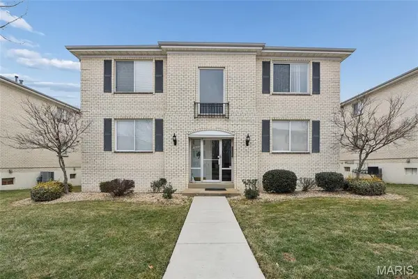 12568 Chardin Place #1, St Louis, MO 63128