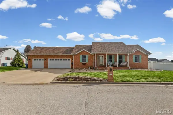 4511 Moonlight Way, Alton, IL 62002