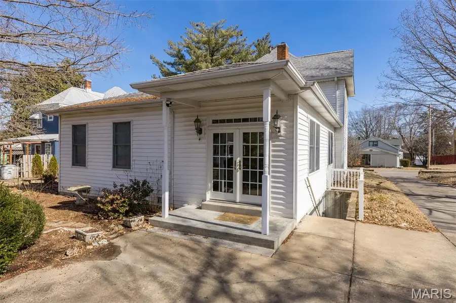 373 S 4th Street, Ste Genevieve, MO 63670 - #2