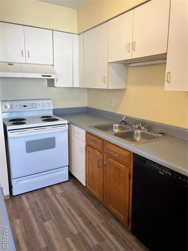 1863 High Sun Drive, Florissant, MO 63031 - #2