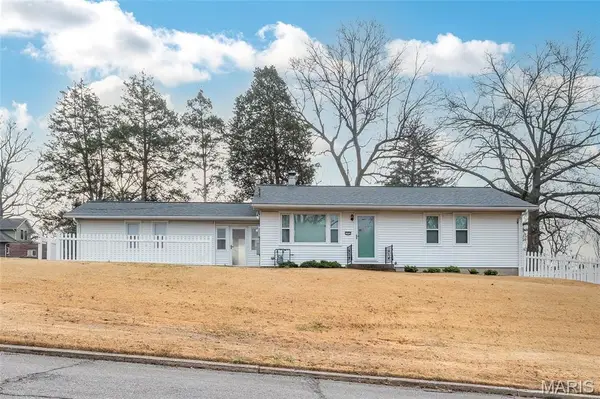 1000 E Mckinley Street, Belleville, IL 62220